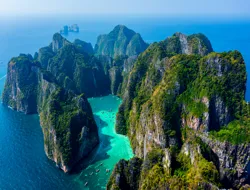Sunrise Tour of Phi Phi Islands